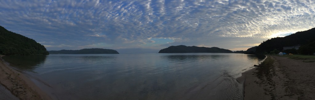 琵琶湖の朝焼け